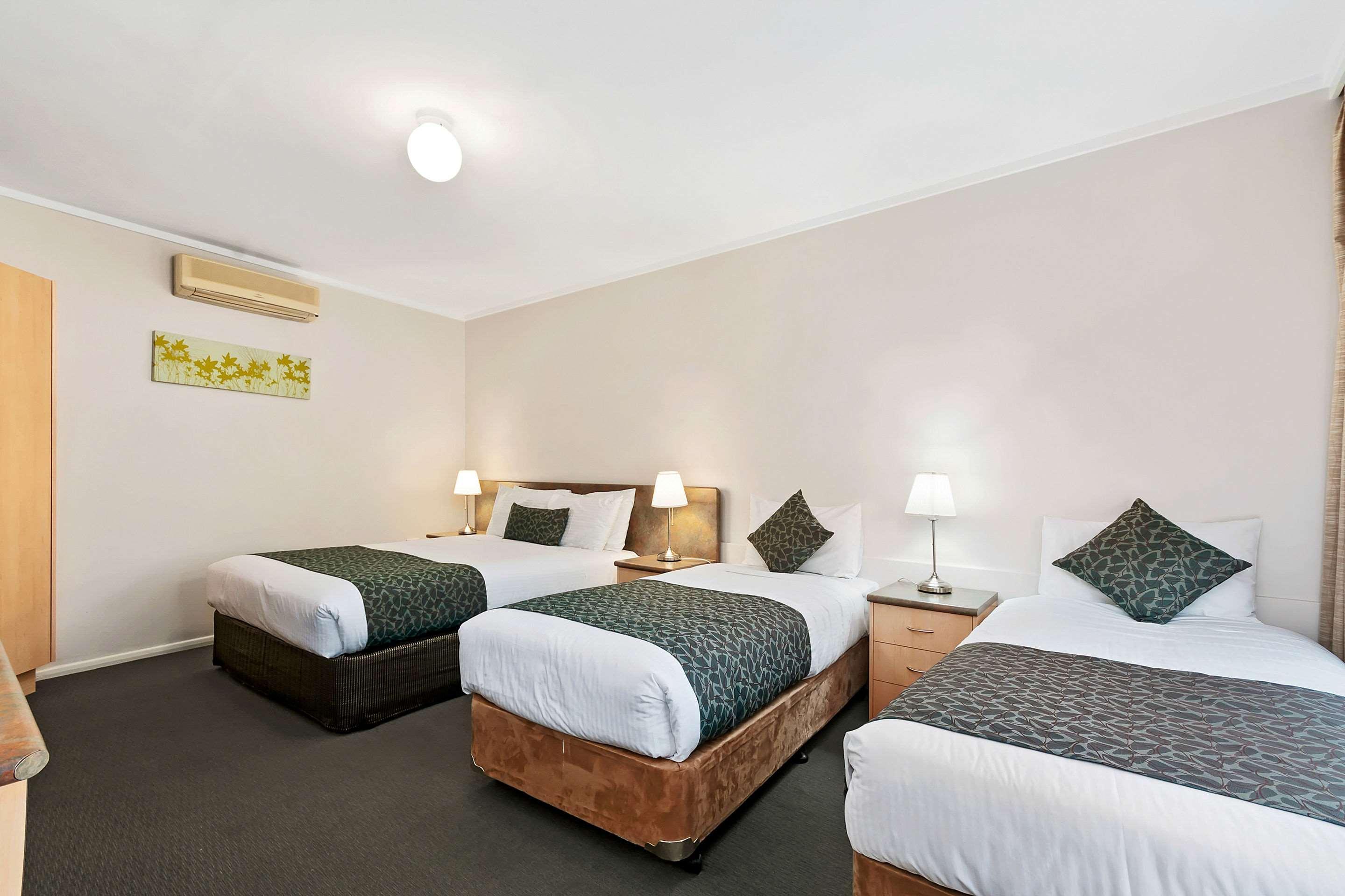 Comfort Inn & Suites Лейкс-Энтранс Экстерьер фото