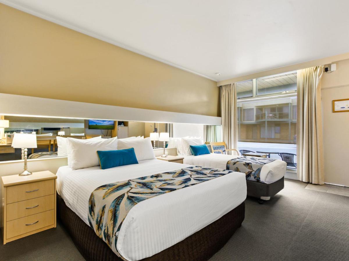 Comfort Inn & Suites Лейкс-Энтранс Экстерьер фото