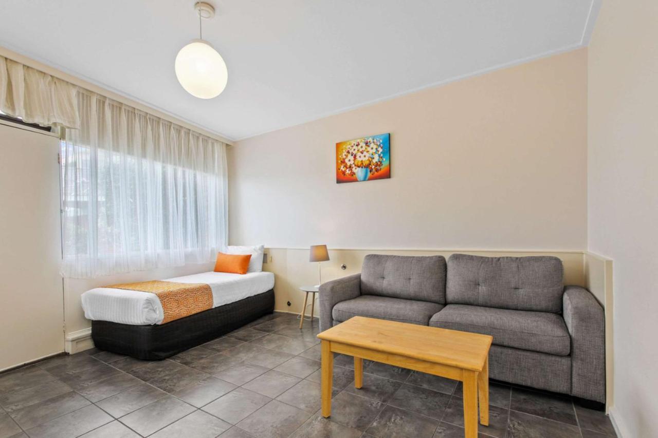 Comfort Inn & Suites Лейкс-Энтранс Экстерьер фото