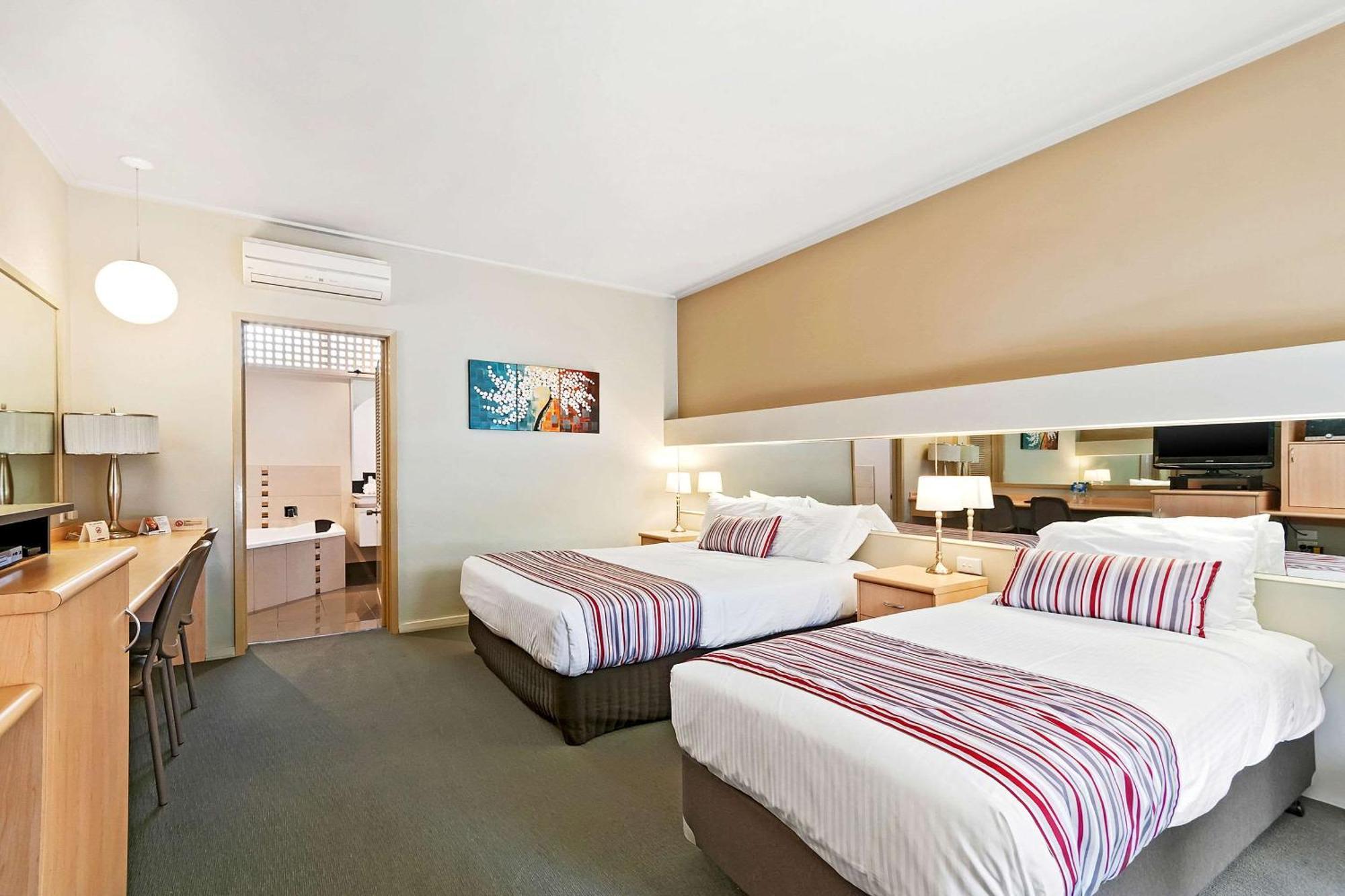 Comfort Inn & Suites Лейкс-Энтранс Экстерьер фото