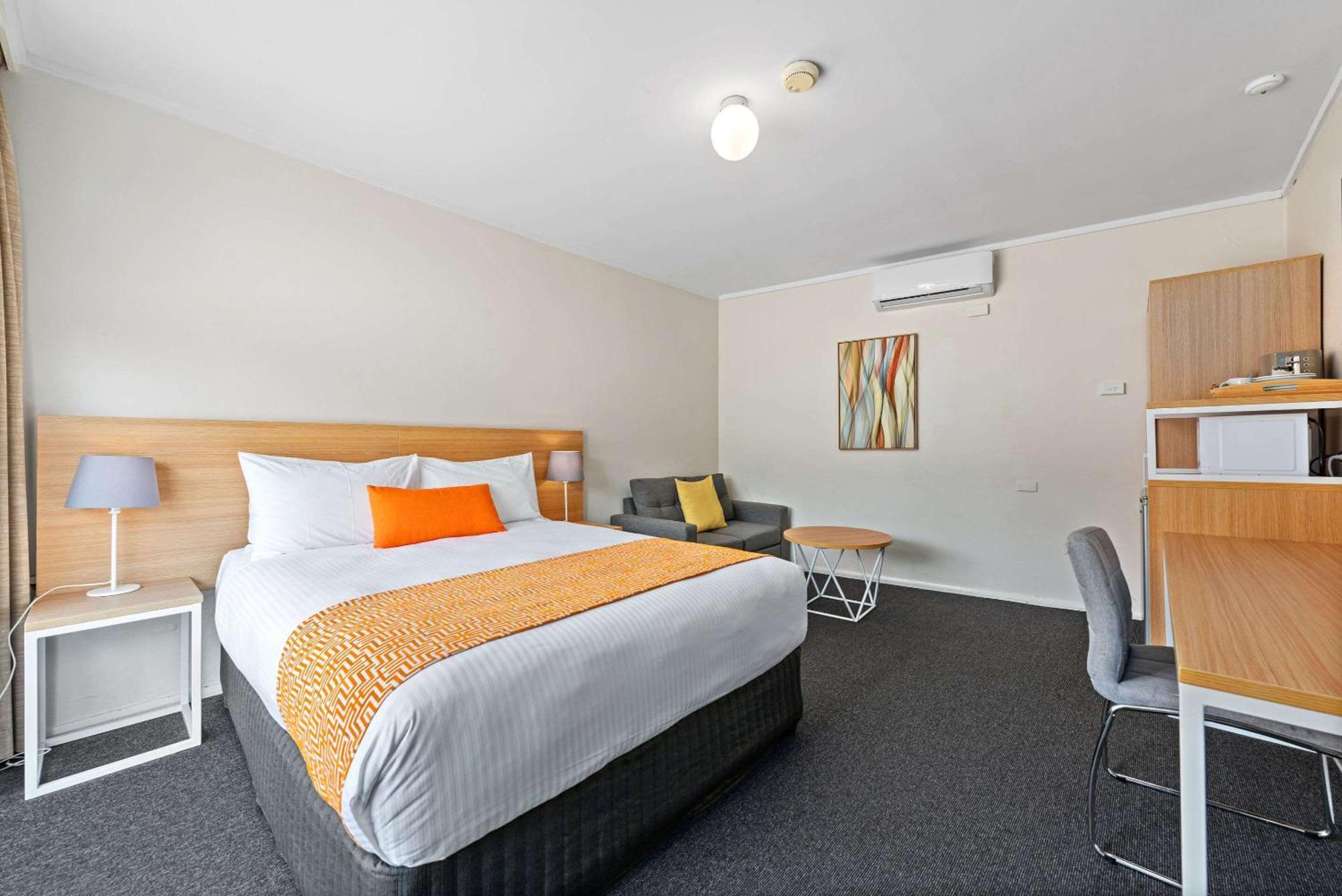 Comfort Inn & Suites Лейкс-Энтранс Экстерьер фото